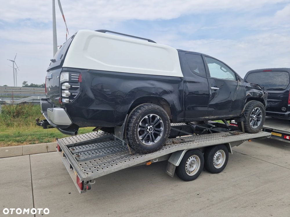 Mitsubishi L200 - 4