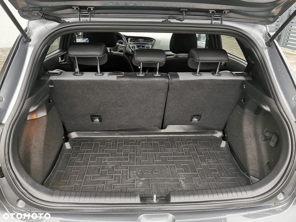 Hyundai i20 blue 1.2 YES Silver - 17