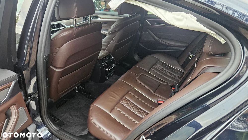 BMW Seria 5 M550i xDrive - 18
