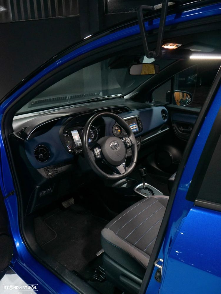 Toyota Yaris 1.5 HSD Square Collec.Blue - 24