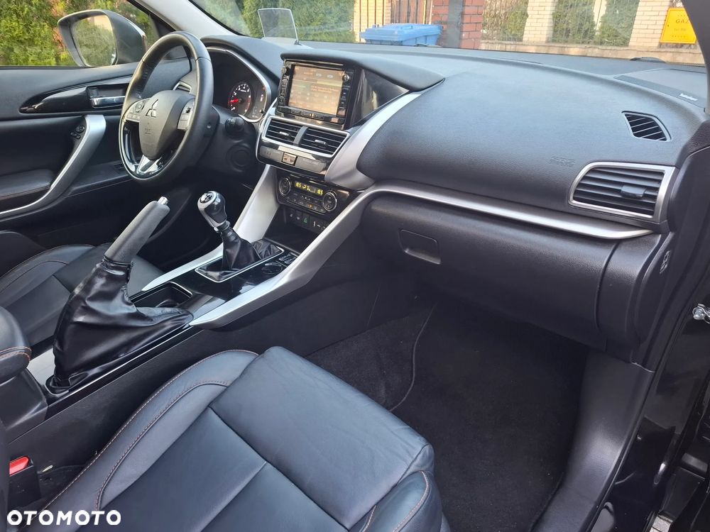 Mitsubishi Eclipse Cross 1.5 T GPF Invite Plus - 17