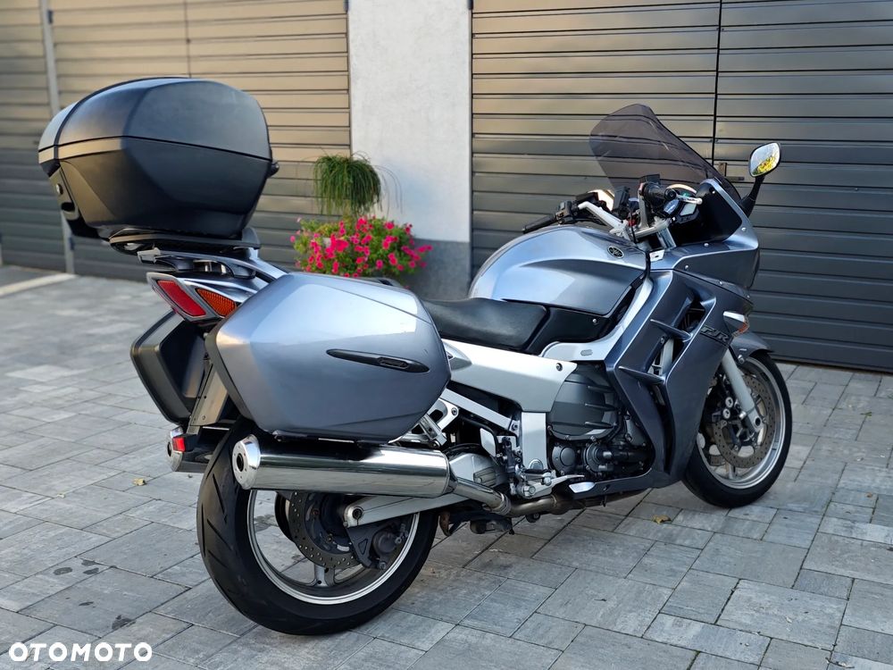 Yamaha FJR - 32