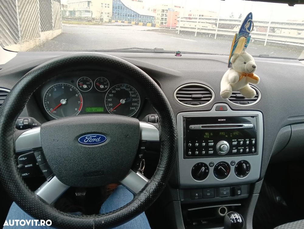 Ford Focus Wagon 1.6i Comfort - 9