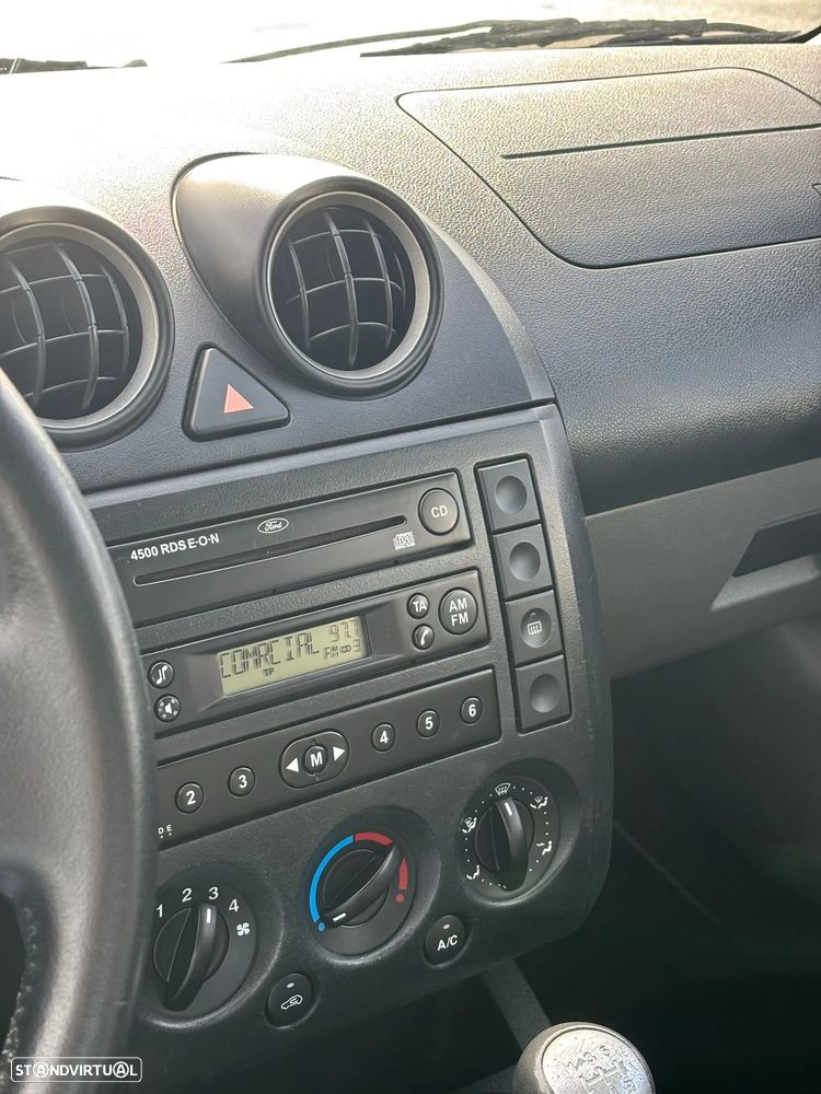 Ford Fiesta 1.25 Ambiente - 11