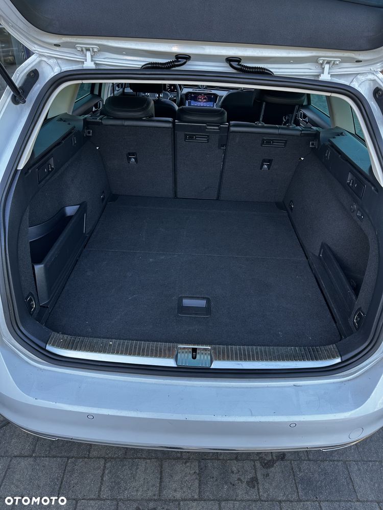 Volkswagen Passat 2.0 TDI SCR DSG 4Motion Business - 8