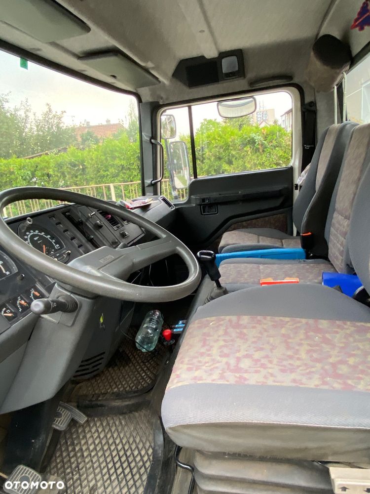 Nissan T200 - 6