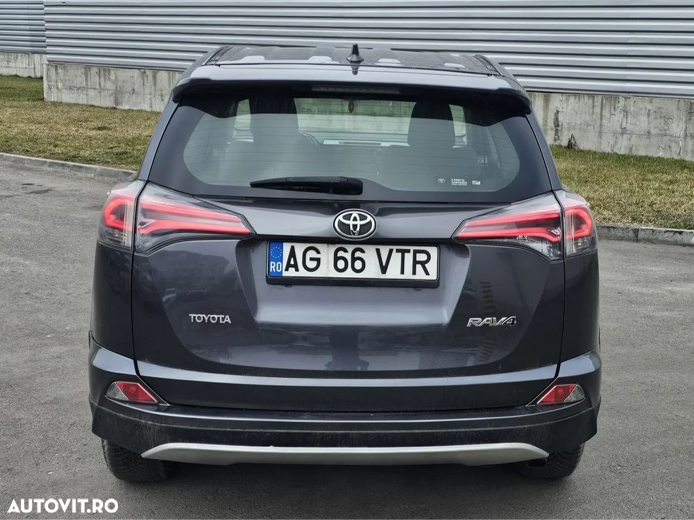 Toyota RAV4 - 6