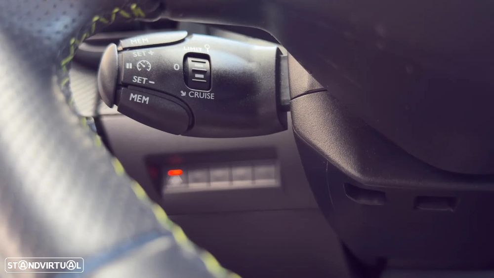 Peugeot e-2008 50 kWh GT - 21