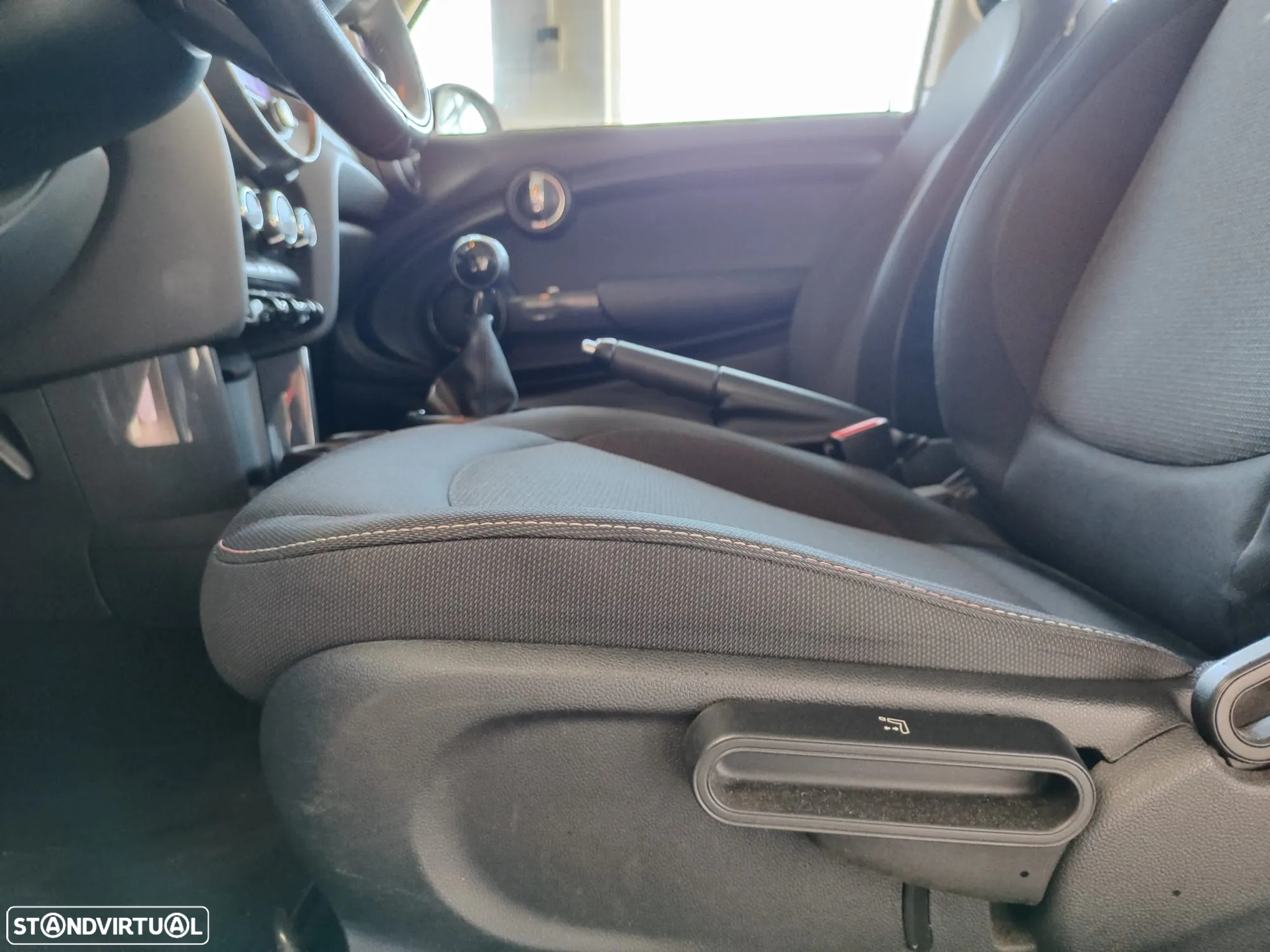 MINI 3 Portas Cooper D - 23