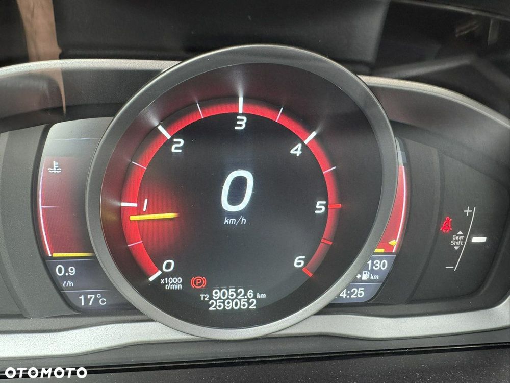 Volvo XC 60 D3 Drive-E Ocean Race - 17