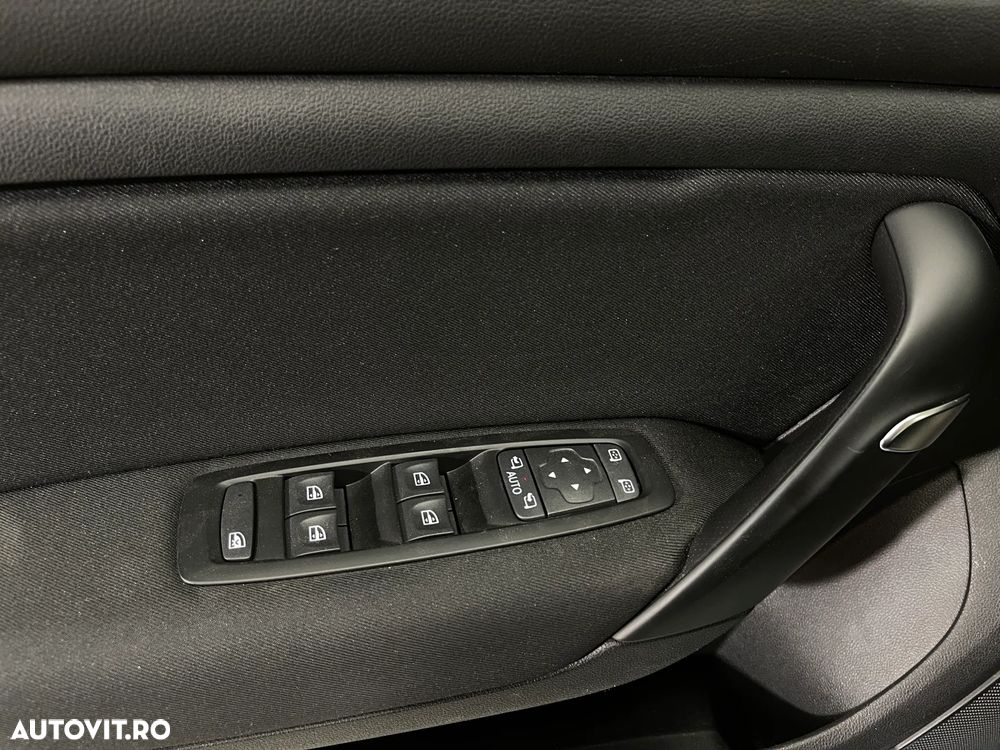 Renault Megane BLUE dCi 115 EDC BUSINESS EDITION - 18