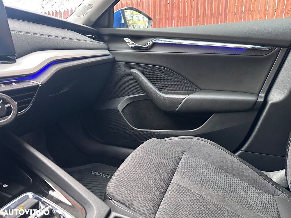 Skoda Octavia Combi 2.0 TDI (Green tec) RS - 13