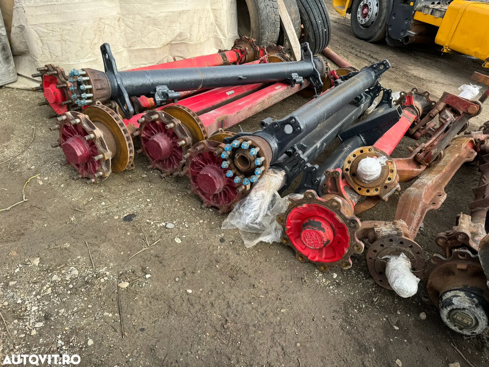 Piese din dezmembrari semiremorca AXE , BUTUCI cu rulmenti , Bride , Arcuri , Prezoane , Jante : SAF , BPW eco eco plus , Samro , ROR , SMB , GIGANT , TRAILOR , Schmitz, Mercedes , KOGEL TRAX - 1
