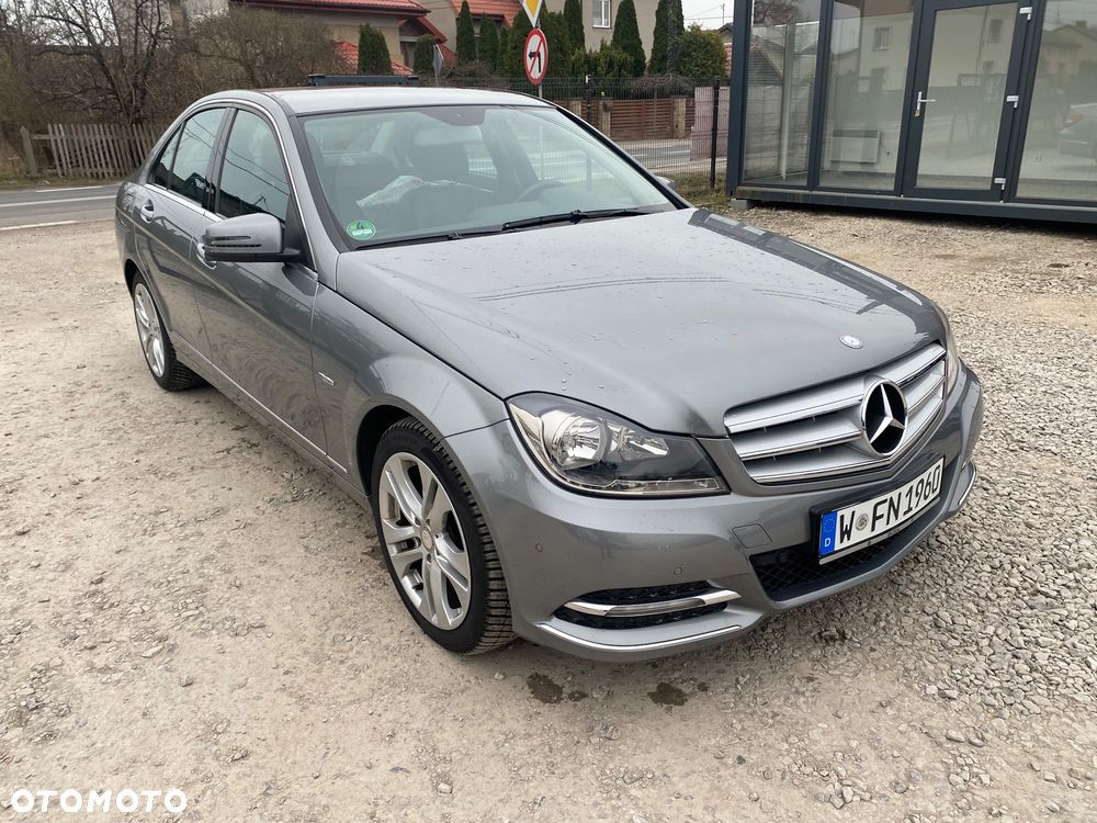 Mercedes-Benz Klasa C 180 CGI Automatik BlueEFFICIENCY Avantgarde - 2