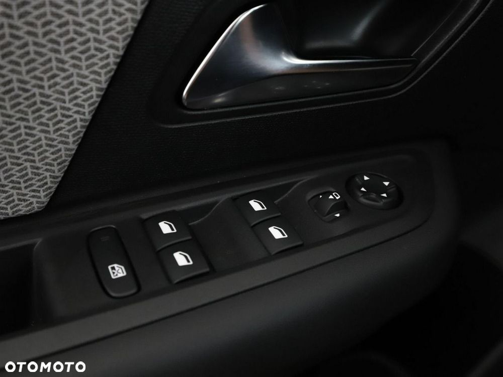Citroën C4 PureTech 130 Stop&Start EAT8 FEEL PACK - 36