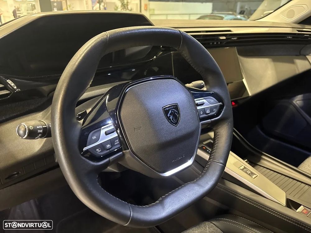 Peugeot 408 1.2 PureTech Allure EAT8 - 12