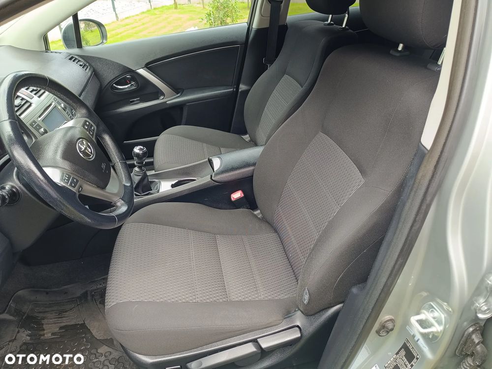 Toyota Avensis 2.0 D-4D Edition (2014) - 10