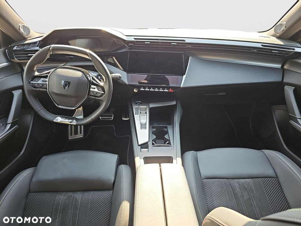 Peugeot 408 - 23