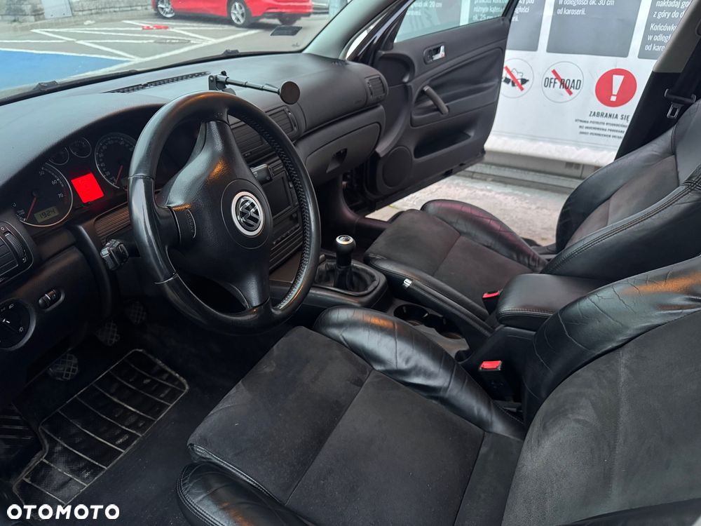 Volkswagen Passat 2.8 V6 4Mot Comfortline - 35