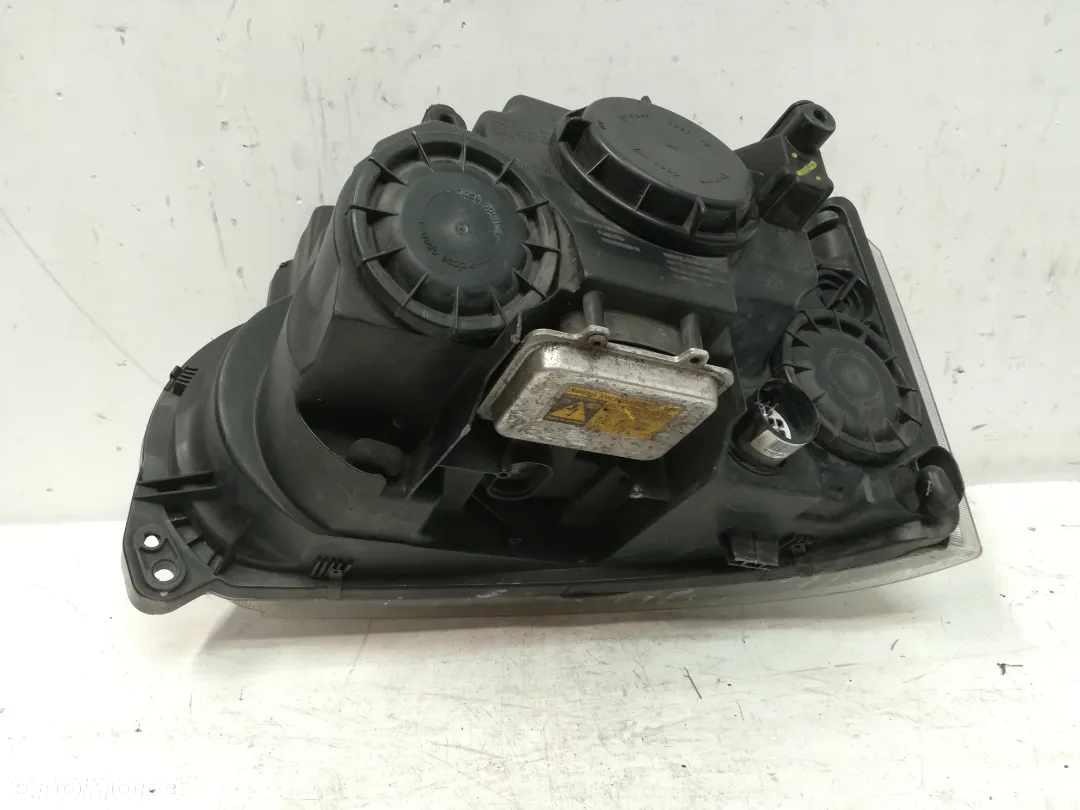 Range Rover Vogue L322 lampa prawa przednia przód Xenon - 5