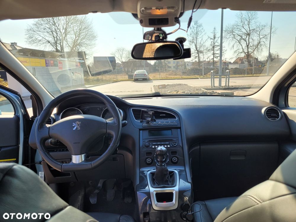 Peugeot 5008 2.0 HDi Premium + - 18