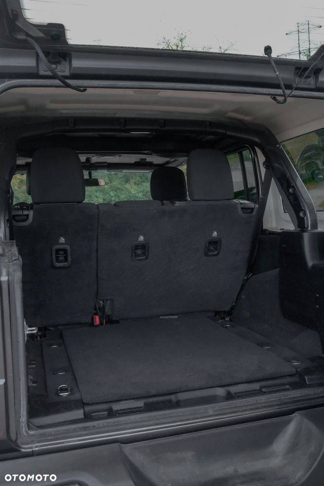 Jeep Wrangler - 21