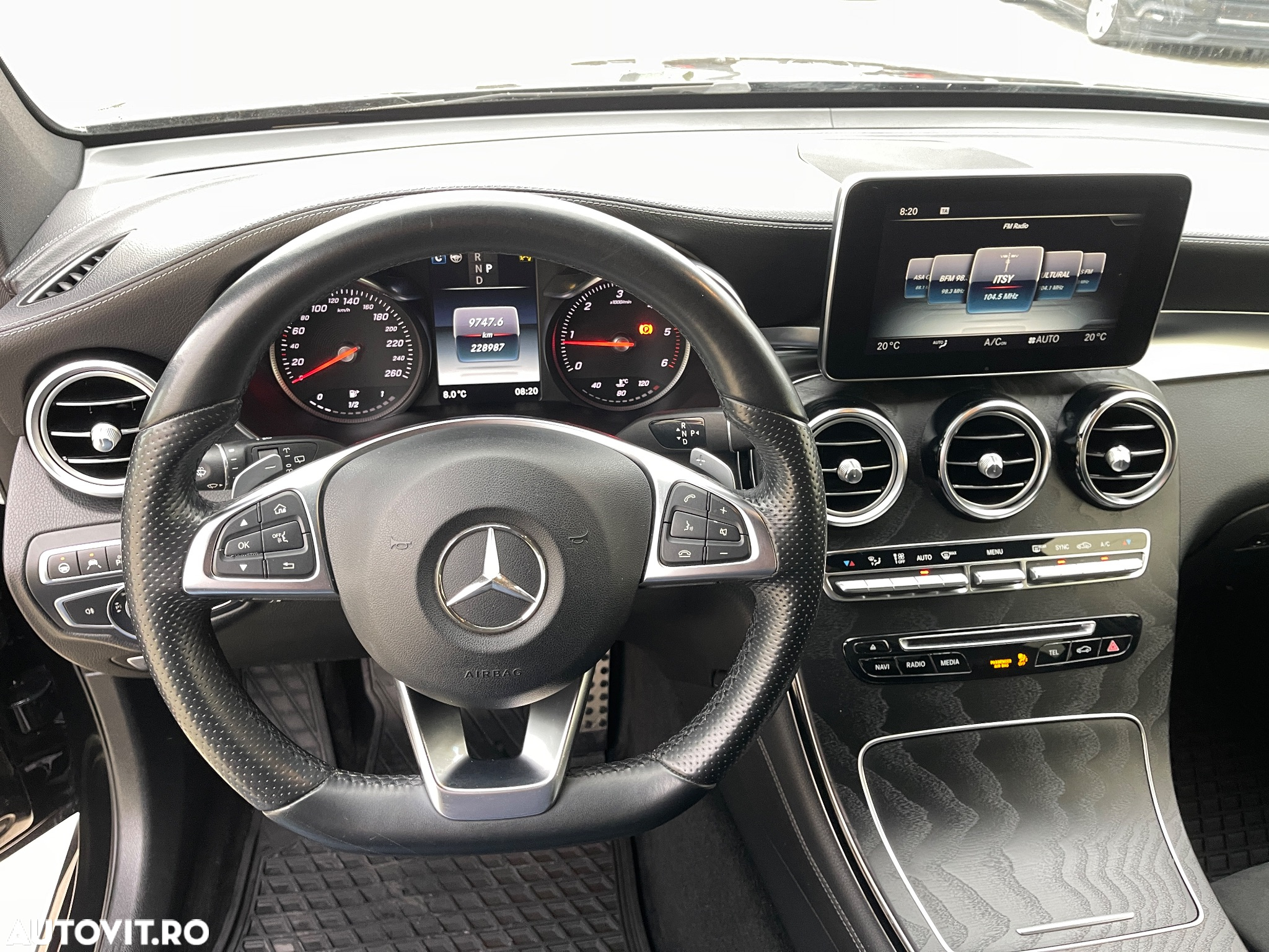 Mercedes-Benz GLC 250 d 4Matic 9G-TRONIC AMG Line - 37