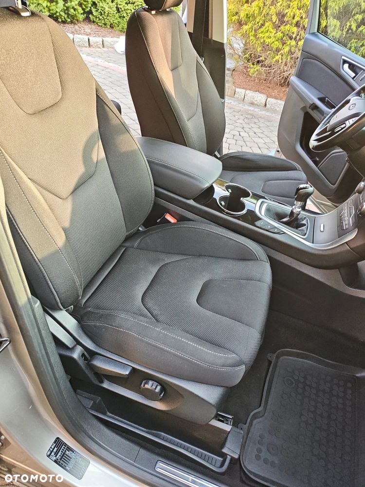 Ford S-Max - 19