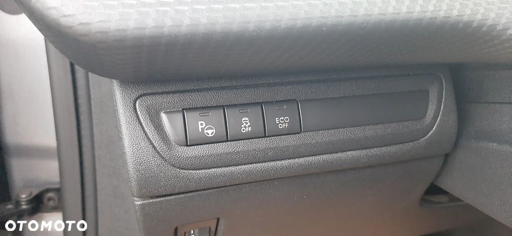 Peugeot 2008 PureTech 110 Stop&Start EAT6 Allure - 19