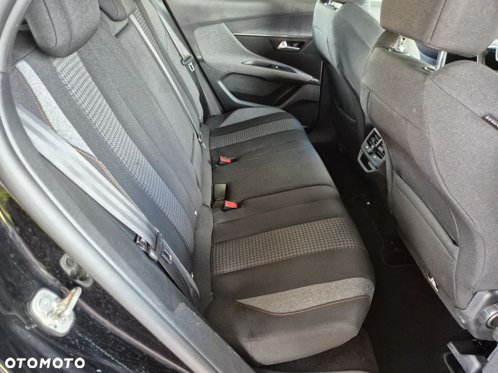 Peugeot 3008 BlueHDi 130 Stop & Start EAT8 Active Business-Paket - 24