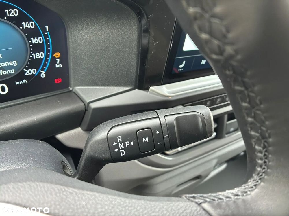 Volkswagen Caravelle - 24