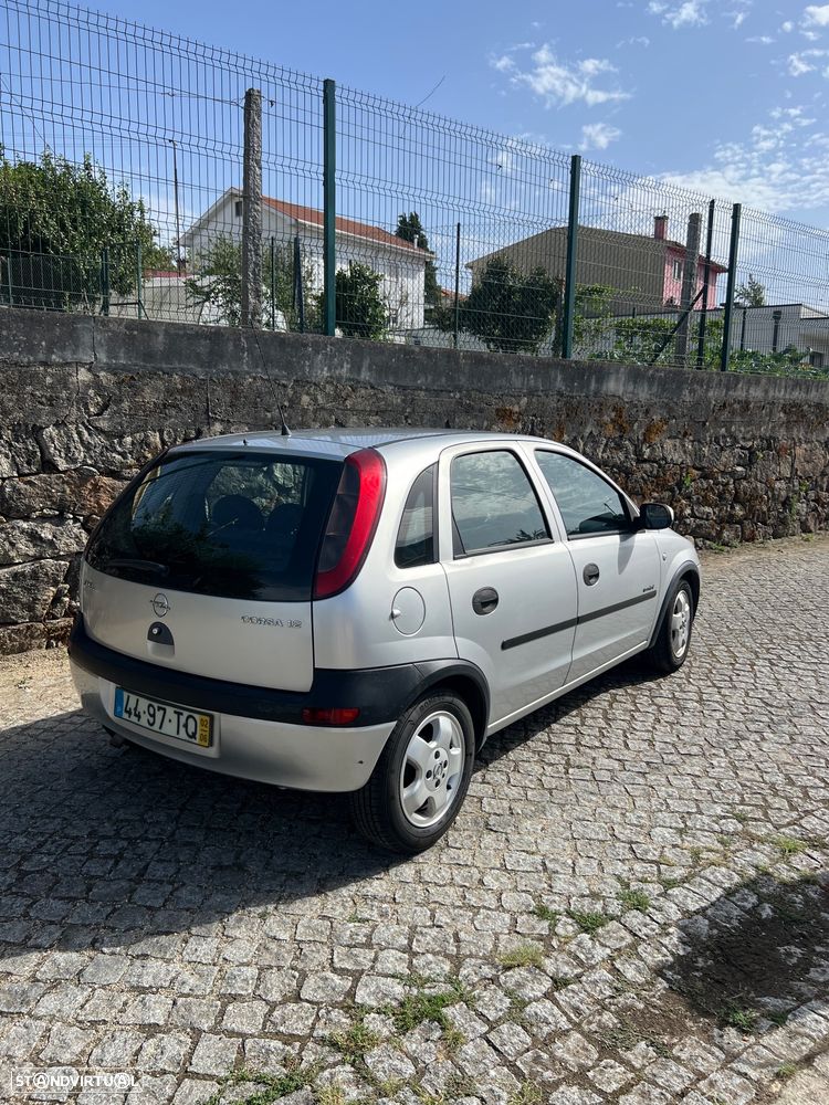 Opel Corsa 1.2 16V Confort - 4