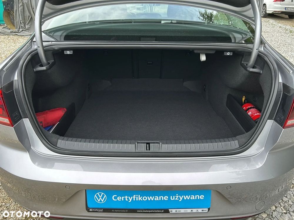 Volkswagen Passat 2.0 TSI Business DSG - 12
