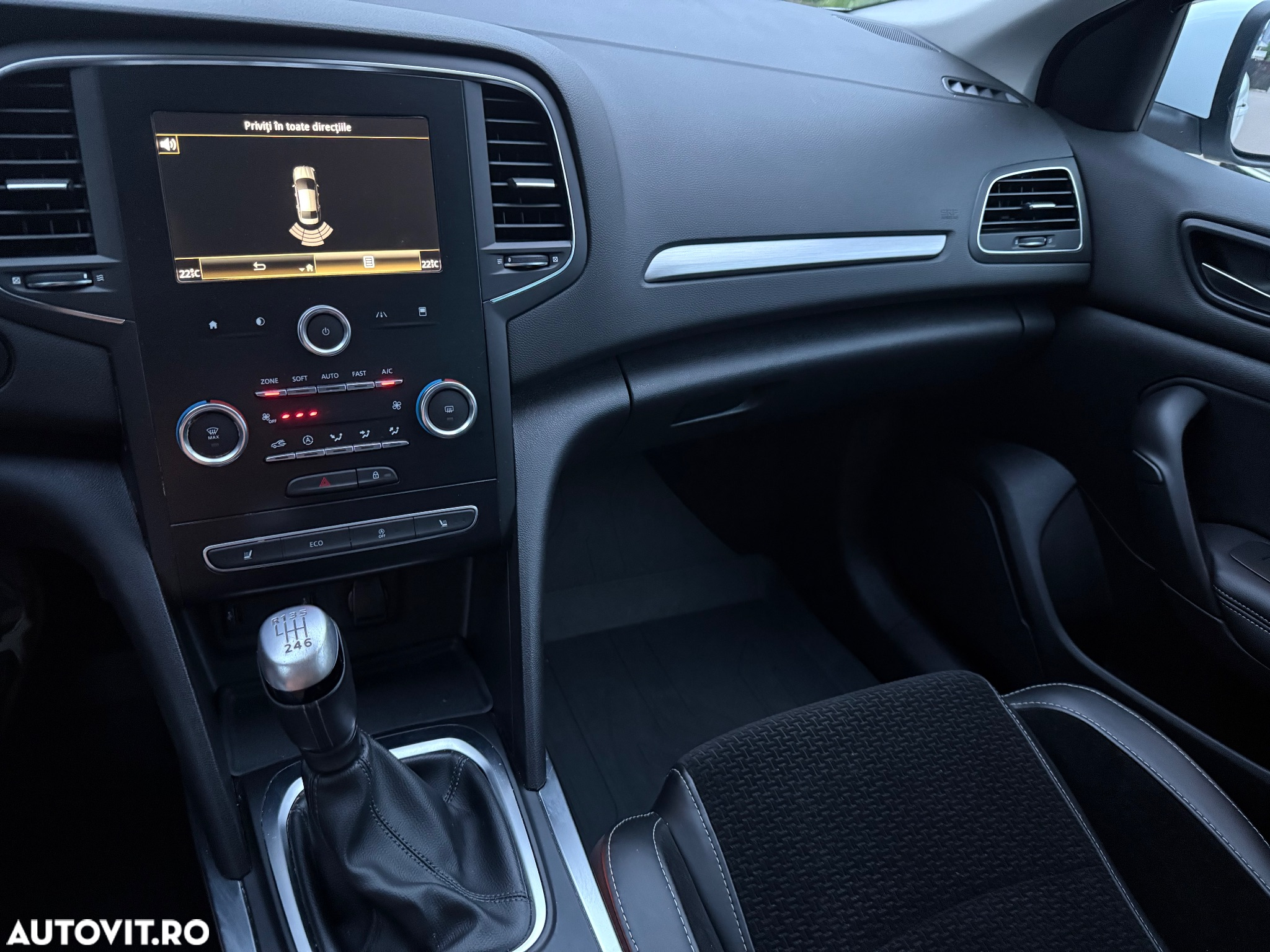 Renault Megane Blue dCi 116 Intens - 10
