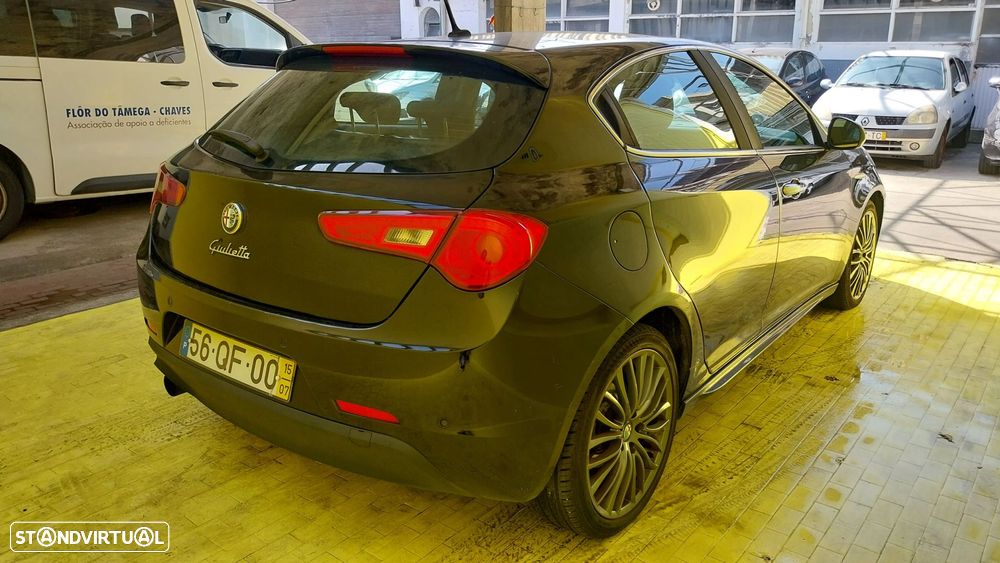 Alfa Romeo Giulietta 1.6 JTDm Distinctive J18 - 24