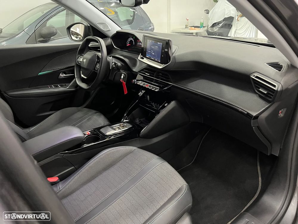Peugeot 2008 1.2 PureTech Allure EAT8 - 12