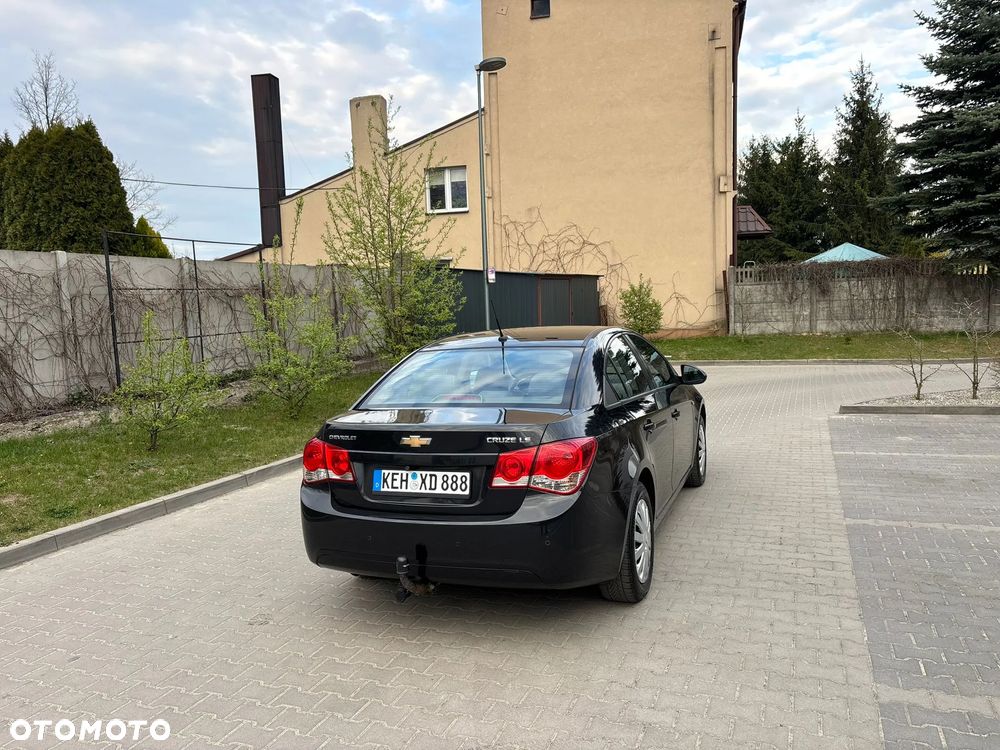 Chevrolet Cruze - 12