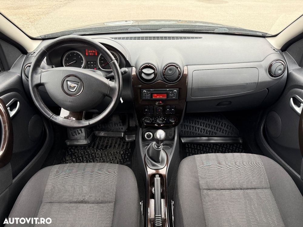 Dacia Duster 1.6 4x4 Laureate - 5