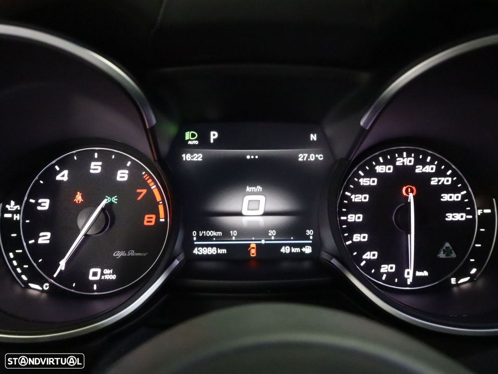 Alfa Romeo Stelvio 2.9 T Quadrifoglio AT8 Q4 - 18