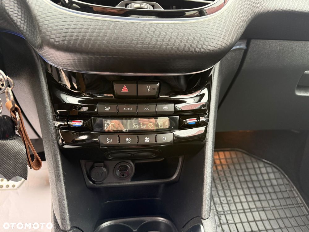 Peugeot 208 PureTech 110 Stop & Start EAT6 Tech Edition - 23