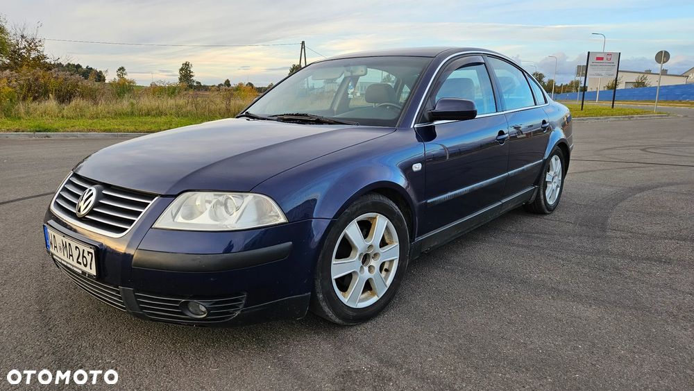Volkswagen Passat 1.8T Basis - 2