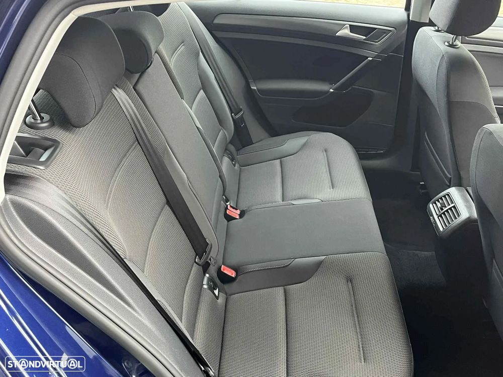 VW Golf 1.6 TDI Confortline - 38