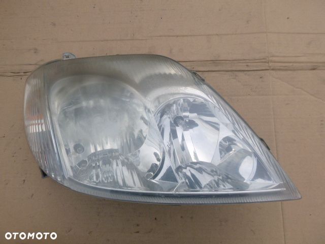 LAMPA PRAWY PRZÓD PRAWA PRZEDNIA TOYOTA COROLLA E12 01- - 13