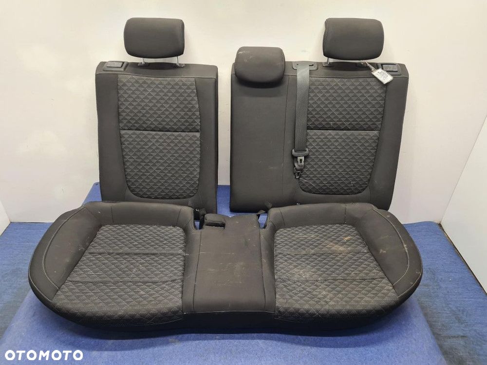 KIA RIO IV HB KANAPA TYLNA - 1