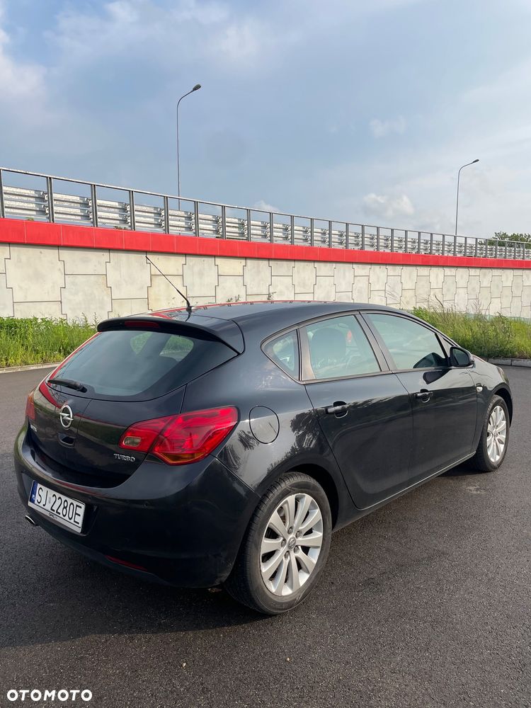 Opel Astra 1.6 T Cosmo - 6