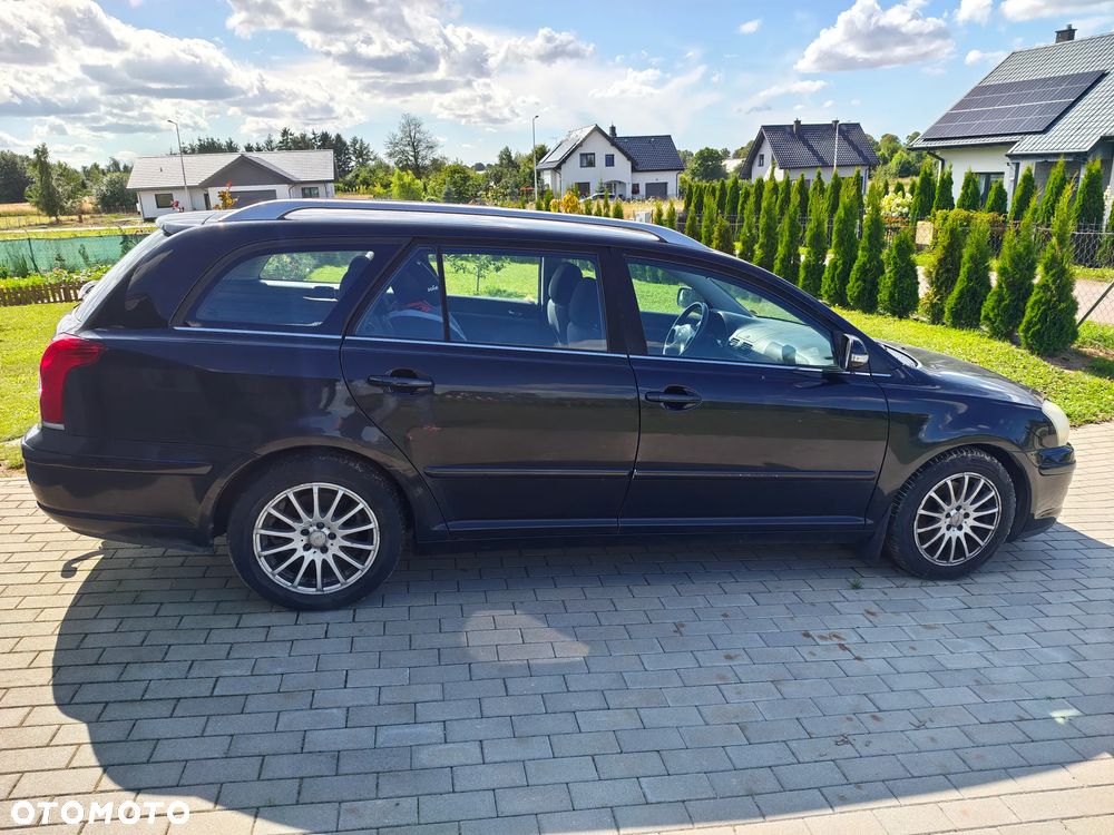 Toyota Avensis 2.0 D-4D Premium - 4