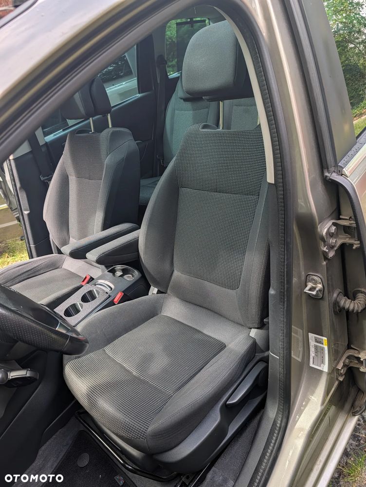 Peugeot 5008 1.6 HDi Style 7os - 8