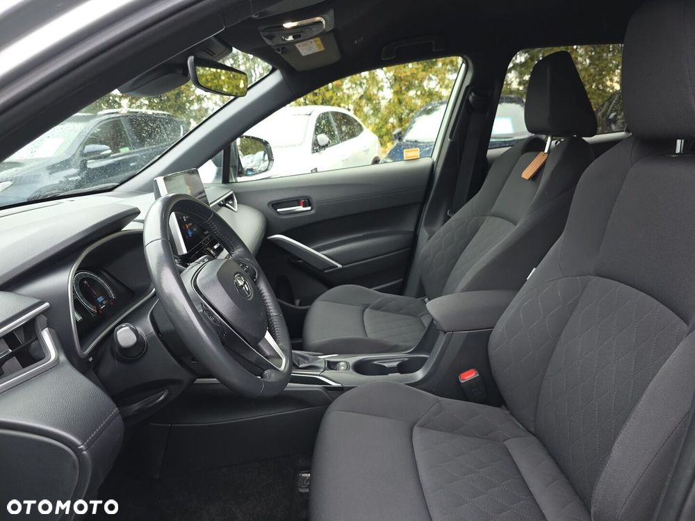 Toyota Corolla Cross - 13