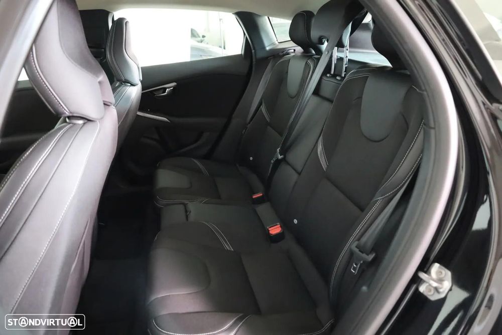Volvo V40 2.0 D3 Momentum - 27