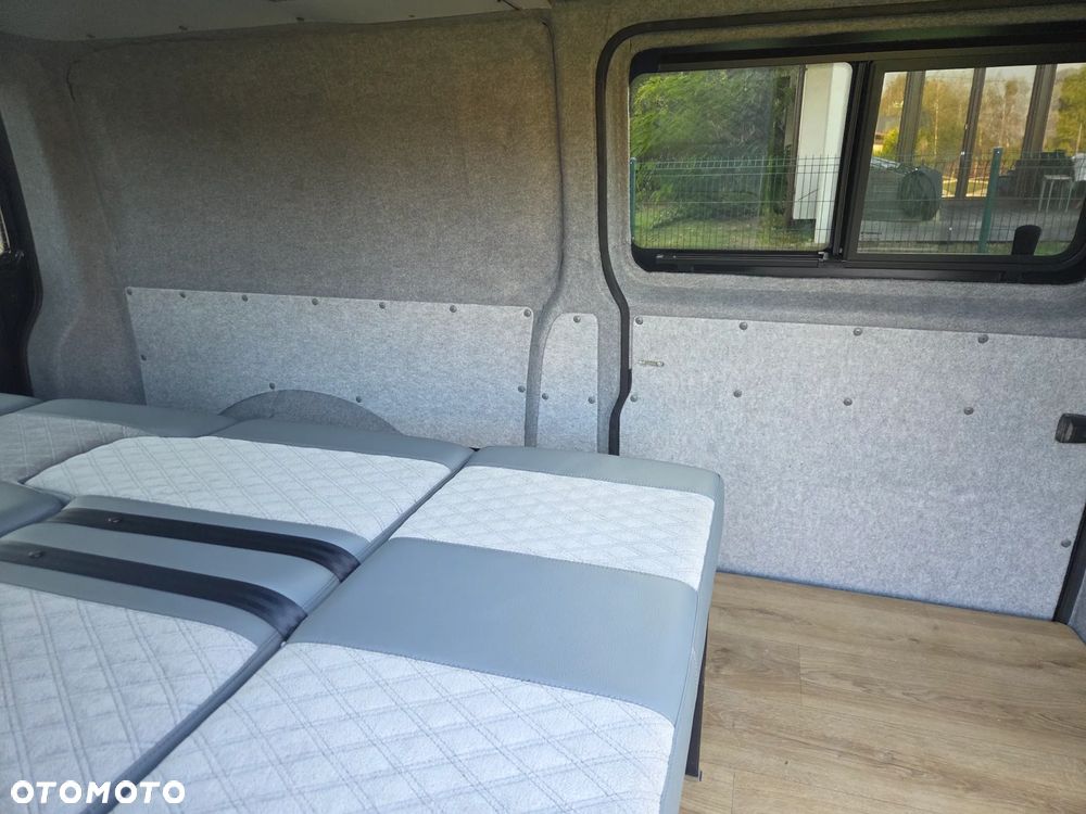 Volkswagen Transporter - 9